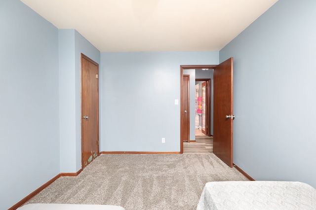 2615 30th Street, Des Moines, IA 50310