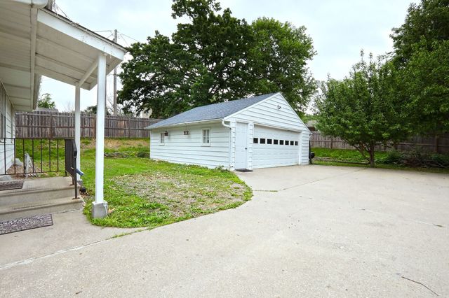 2615 30th Street, Des Moines, IA 50310
