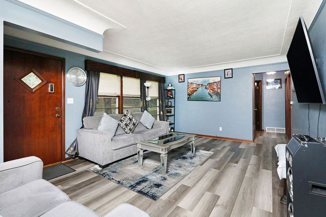 2615 30th Street, Des Moines, IA 50310