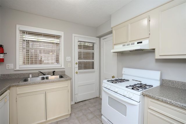 1820 Binz Street 6, Houston, TX 77004