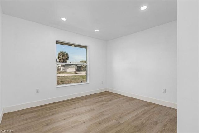 6043 Birnam Wood LN, Fort Myers, FL 33908