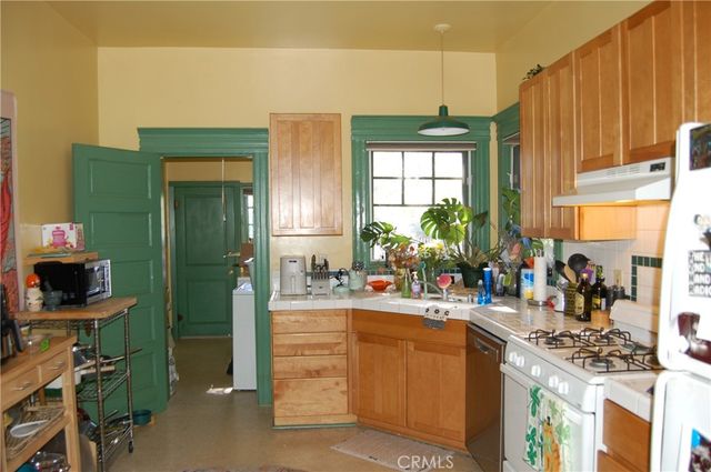 4160 CHESTNUT Street, Riverside, CA 92501