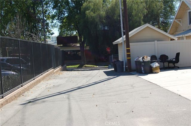 4160 CHESTNUT Street, Riverside, CA 92501