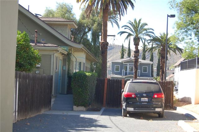 4160 CHESTNUT Street, Riverside, CA 92501