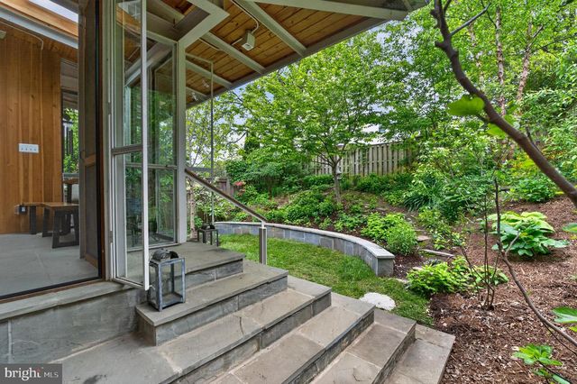 5112 26TH RD N, Arlington, VA 22207