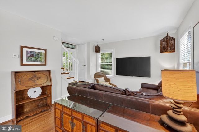 5112 26TH RD N, Arlington, VA 22207