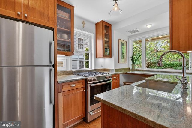 5112 26TH RD N, Arlington, VA 22207
