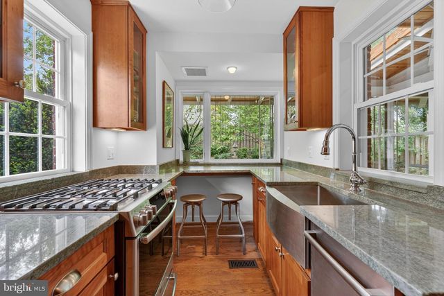 5112 26TH RD N, Arlington, VA 22207