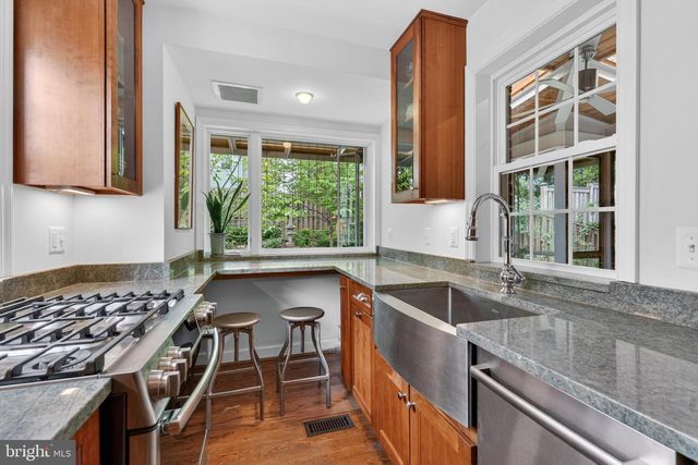5112 26TH RD N, Arlington, VA 22207