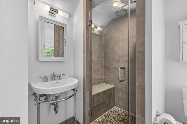 5112 26TH RD N, Arlington, VA 22207