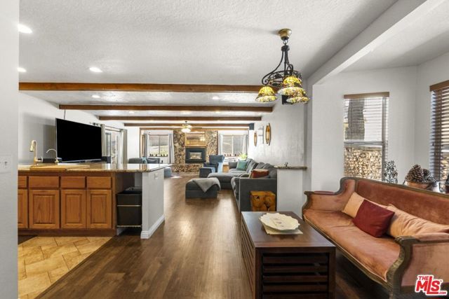 1197 Oriole Road, Wrightwood, CA 92397