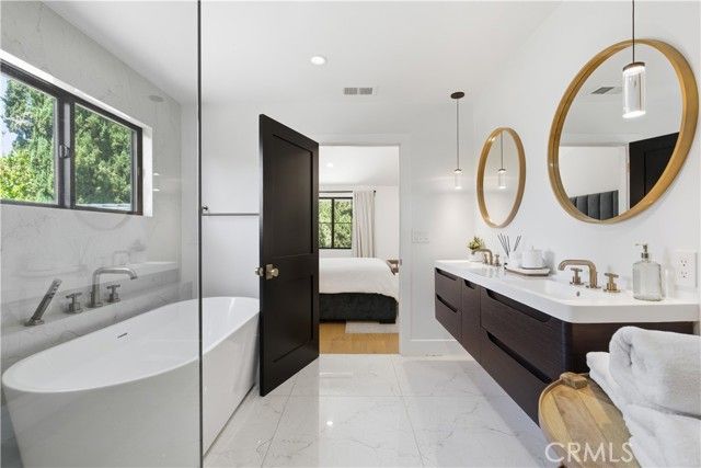 13130 Albers, Sherman Oaks, CA 91401