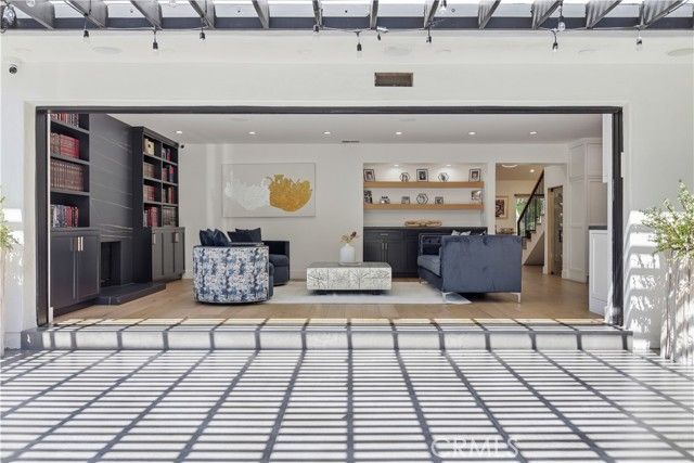 13130 Albers, Sherman Oaks, CA 91401