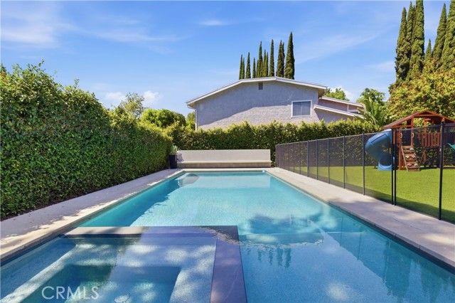 13130 Albers, Sherman Oaks, CA 91401