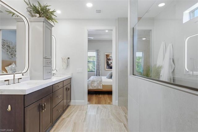 9439 Greyhawk TRL, Naples, FL 34120