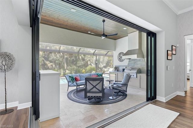 9439 Greyhawk TRL, Naples, FL 34120