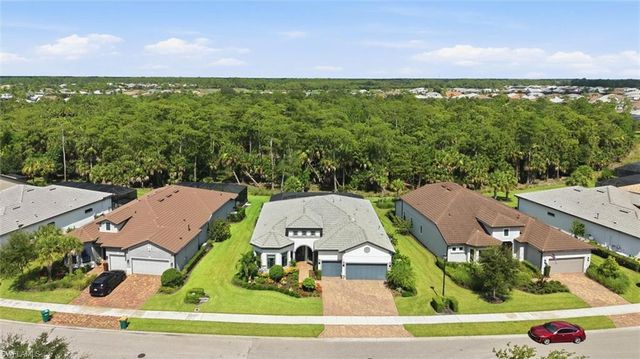 9439 Greyhawk TRL, Naples, FL 34120