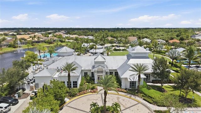 9439 Greyhawk TRL, Naples, FL 34120