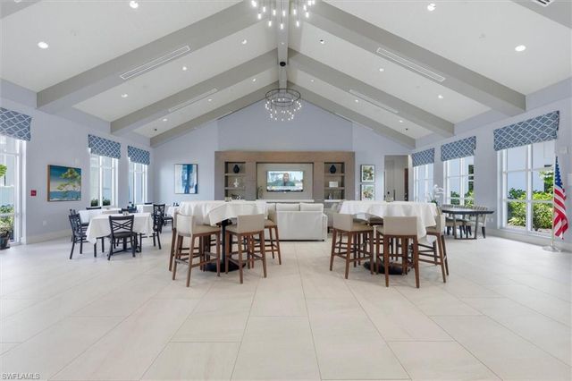 9439 Greyhawk TRL, Naples, FL 34120