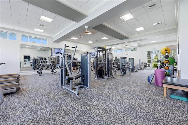 9439 Greyhawk TRL, Naples, FL 34120