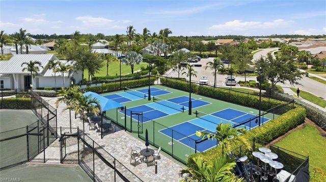 9439 Greyhawk TRL, Naples, FL 34120