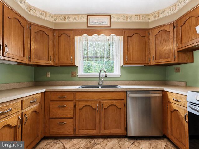 6570 HORSESHOE DR, La Plata, MD 20646