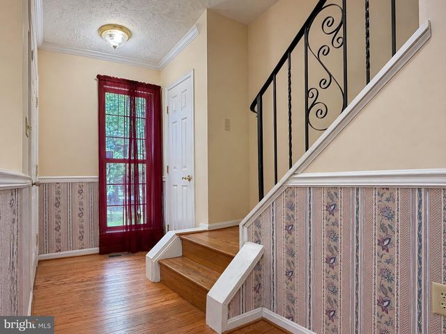 6570 HORSESHOE DR, La Plata, MD 20646