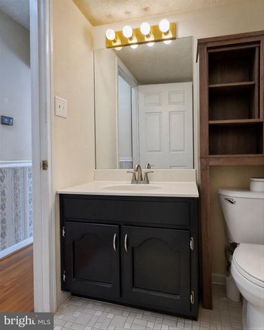 6570 HORSESHOE DR, La Plata, MD 20646