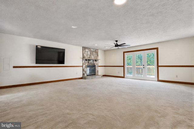 6570 HORSESHOE DR, La Plata, MD 20646