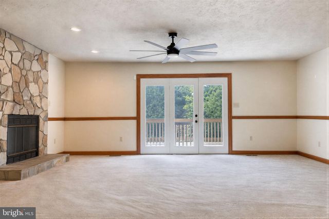 6570 HORSESHOE DR, La Plata, MD 20646