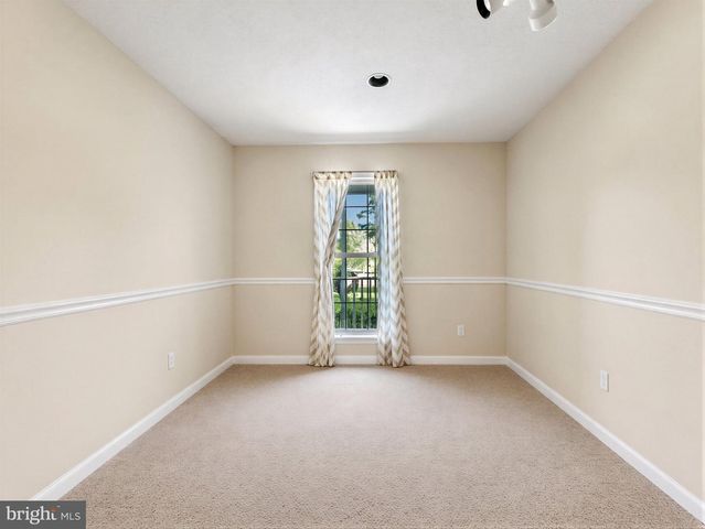 6570 HORSESHOE DR, La Plata, MD 20646