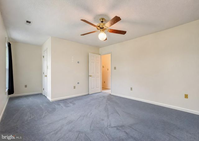 6570 HORSESHOE DR, La Plata, MD 20646