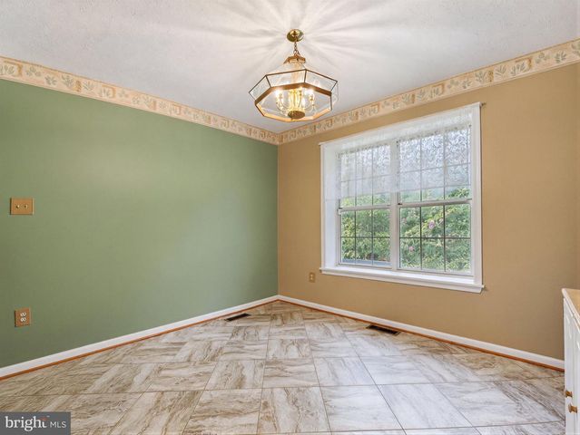 6570 HORSESHOE DR, La Plata, MD 20646
