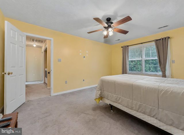 6570 HORSESHOE DR, La Plata, MD 20646