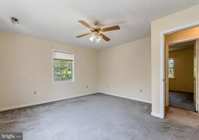 6570 HORSESHOE DR, La Plata, MD 20646