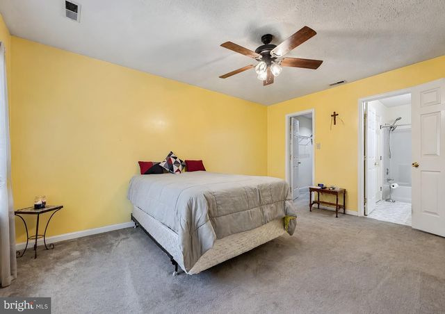 6570 HORSESHOE DR, La Plata, MD 20646