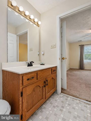 6570 HORSESHOE DR, La Plata, MD 20646