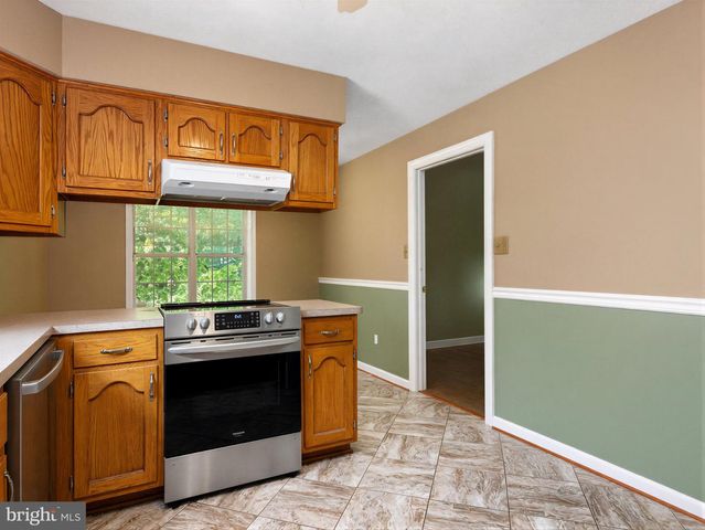 6570 HORSESHOE DR, La Plata, MD 20646