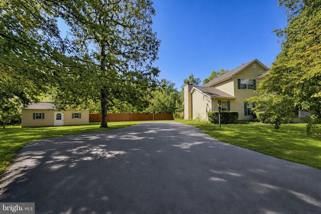 6570 HORSESHOE DR, La Plata, MD 20646
