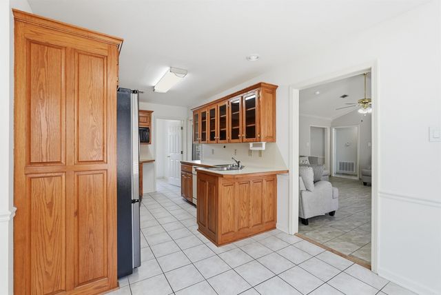 2015 Cherrybend Drive, Little Rock, AR 72211