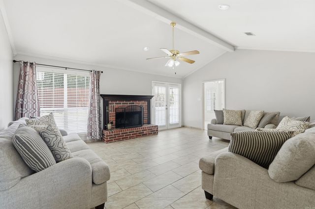 2015 Cherrybend Drive, Little Rock, AR 72211