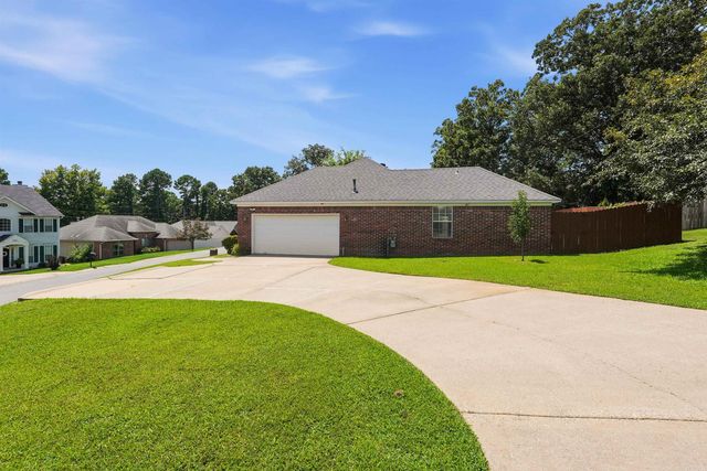 2015 Cherrybend Drive, Little Rock, AR 72211