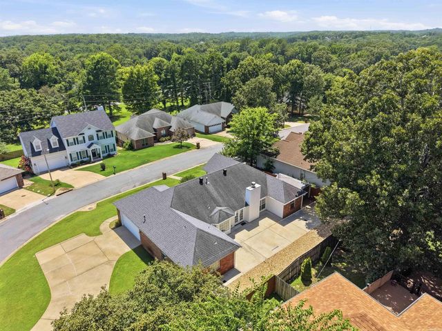 2015 Cherrybend Drive, Little Rock, AR 72211