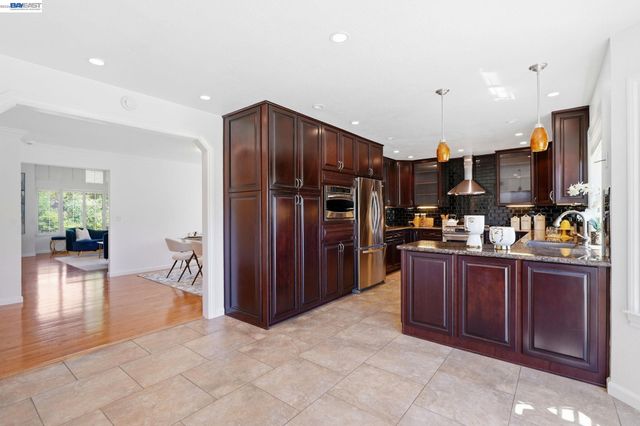 883 Dover Cir, Benicia, CA 94510