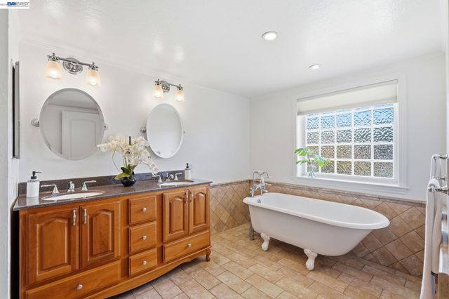 883 Dover Cir, Benicia, CA 94510