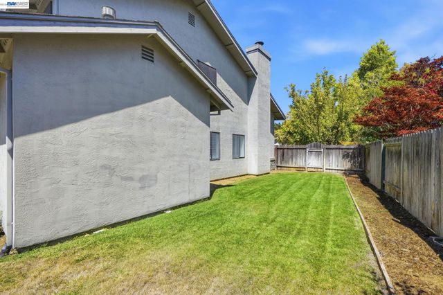 883 Dover Cir, Benicia, CA 94510