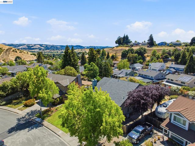 883 Dover Cir, Benicia, CA 94510