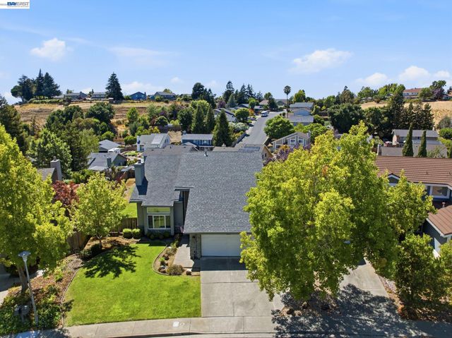 883 Dover Cir, Benicia, CA 94510