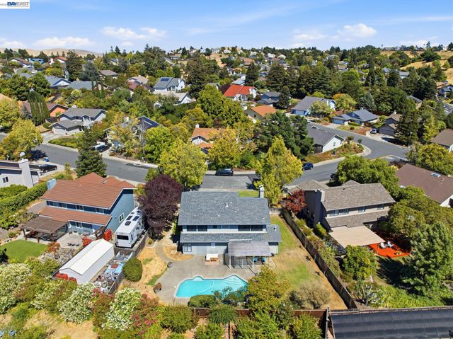 883 Dover Cir, Benicia, CA 94510