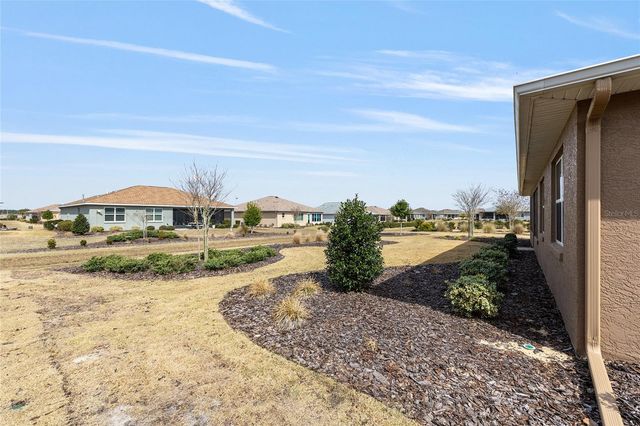 10525 SW 90TH STREET ROAD, Ocala, FL 34481